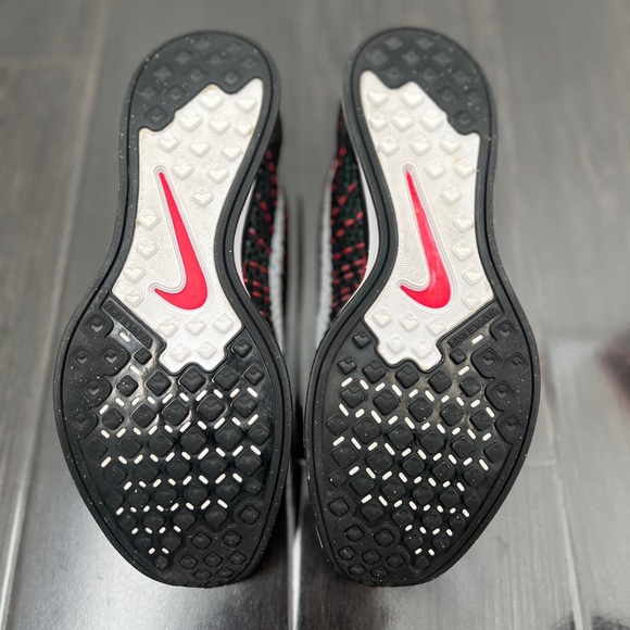 NIKE Flyknit Racer University Red size 5.5 Men’s/7 Women’s - Picture 5 of 6